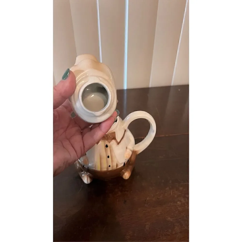 Master Piggy Tony Wood Novelty Tea Pot